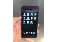 Hands on images of the HTC One Mini leak, features a 4.3-inch 720p display